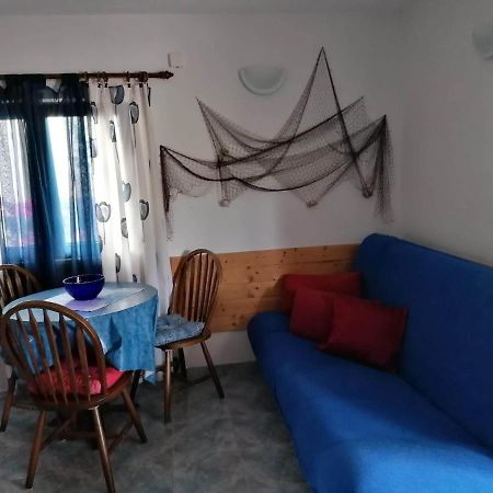 Apartments Misini Dvori Stomorska Bagian luar foto