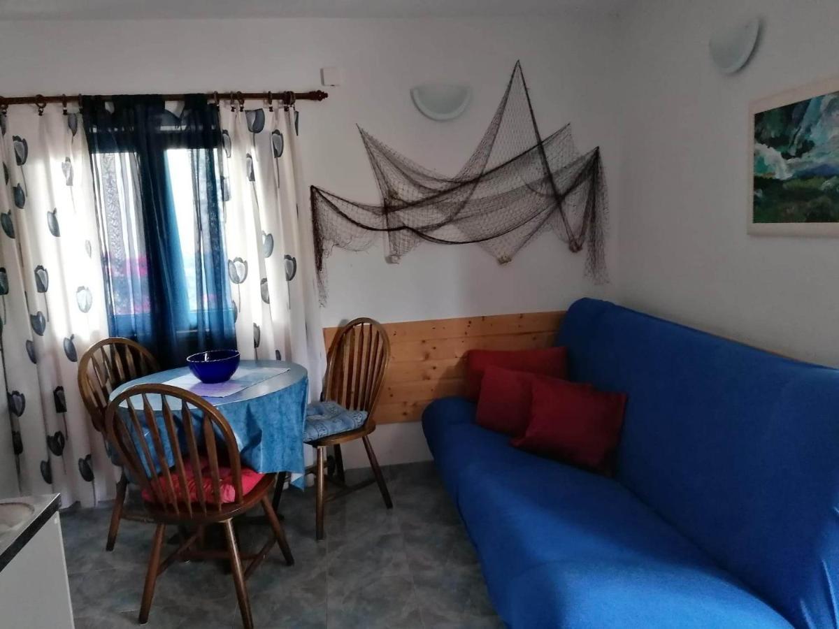 Apartments Misini Dvori Stomorska Bagian luar foto